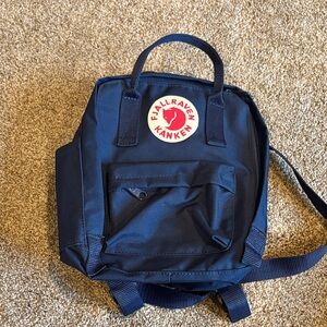 Fjallraven Kånken Navy Mini Backpack